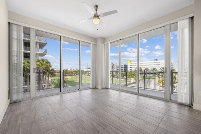 Foto del edificio - 120 N Compass Way