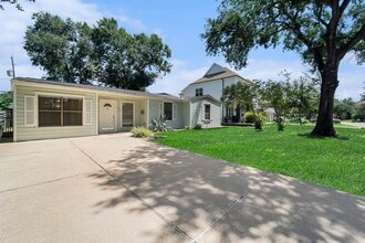 Building Photo - 1720 Libbey Dr