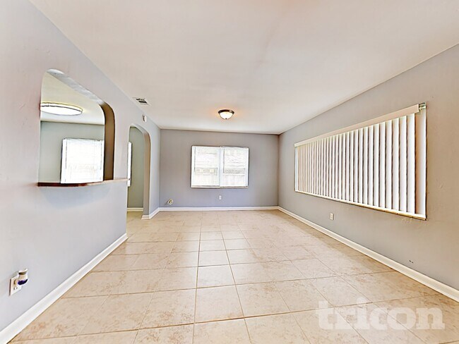 Building Photo - 4153 2nd Ave N