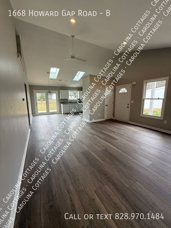 Building Photo - 1668 Howard Gap Rd