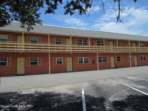 Building Photo - 400 Catalina Rd
