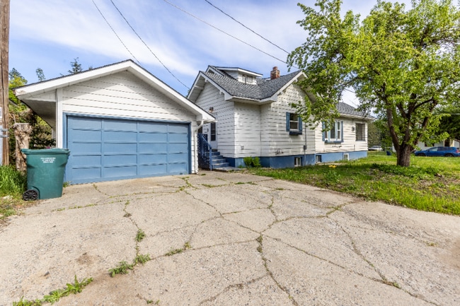 Building Photo - 101 E Miller Ave