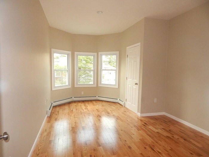 Primary Photo - 111 Westford St