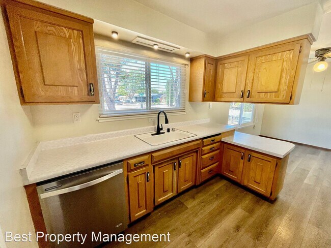 Foto del edificio - 3 br, 2 bath House - 851 Leland Ct