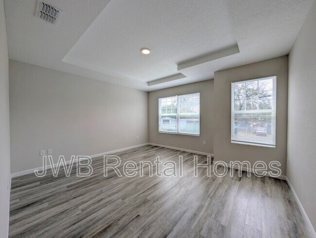 Foto del edificio - 9027 Cocoa Ave