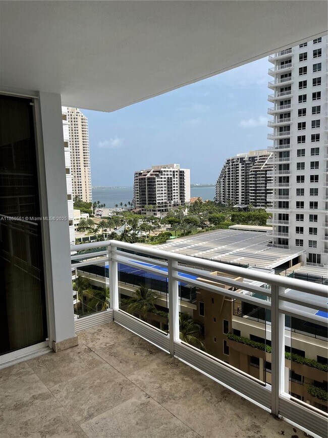 Foto del edificio - 901 Brickell Key Blvd