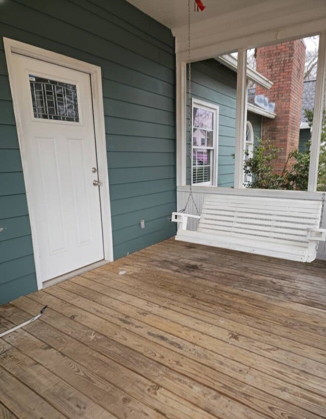 Building Photo - 402 Laurel St