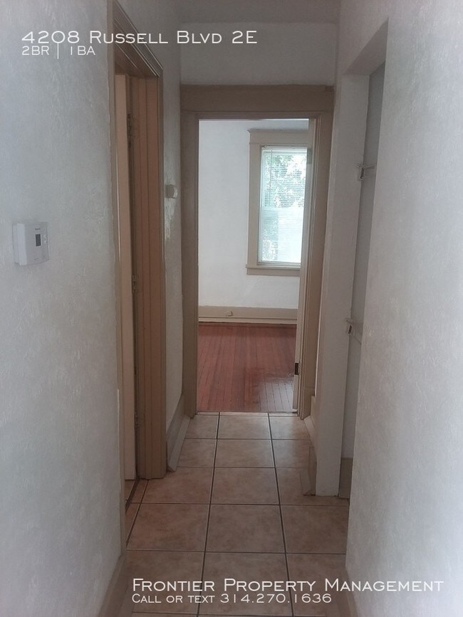 Foto del edificio - 4208 Russell Blvd