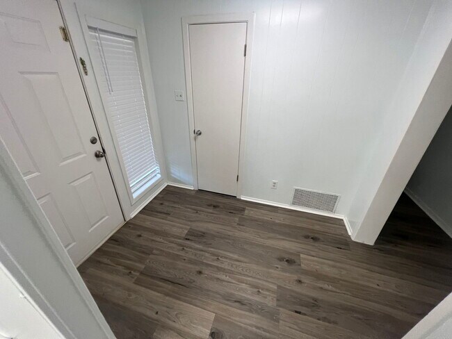 Foto del edificio - 11106 N Dowling Rd