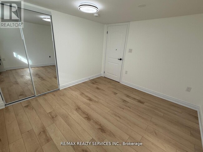 Photo du bâtiment - 234 Morden Rd