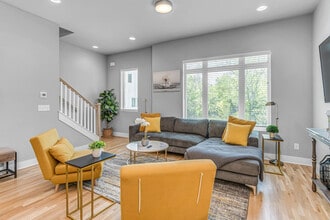 Building Photo - 970 Youngs Ln