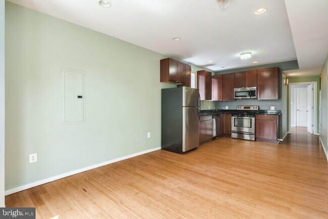 Foto del edificio - 5035 Walton Ave