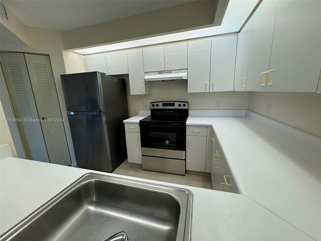 Building Photo - 1501 SW 131st Way