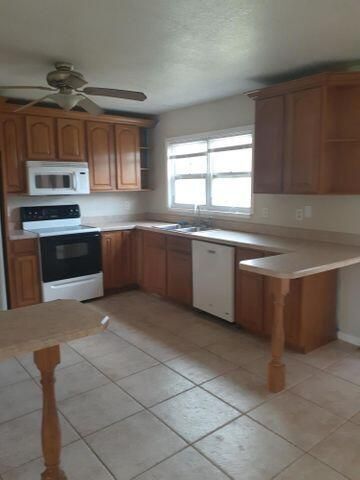 Foto del edificio - 362 SW Kentwood Rd
