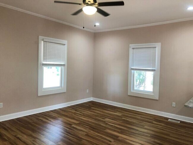 Foto del edificio - 616 Poplar Ave