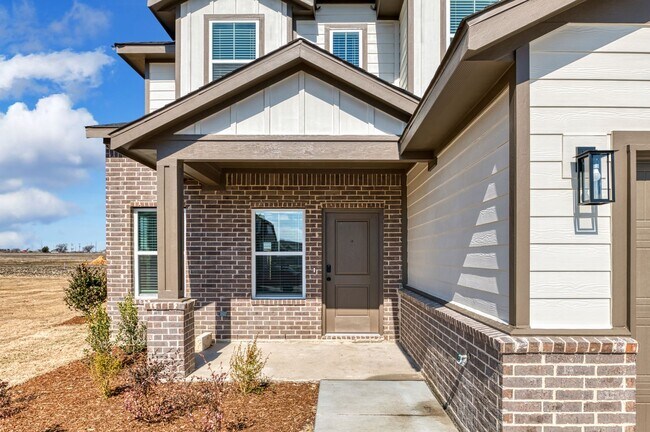 Foto del edificio - AVAILABLE NOW! CUL-DE-SAC TRIPLEX LOT LOCATED ON 1-ACRE IN MIDLOTHIAN, TX!