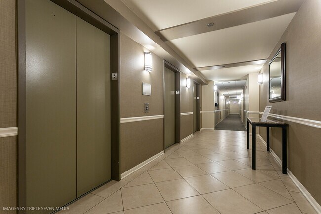 Foto del edificio - 1250 S Indiana Ave