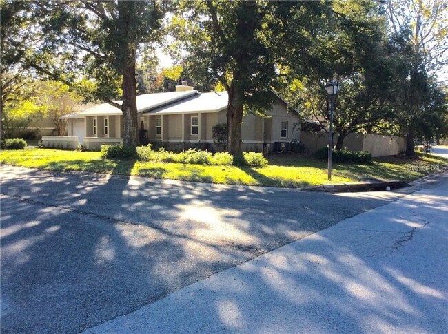 Foto del edificio - 715 Galloway Ct