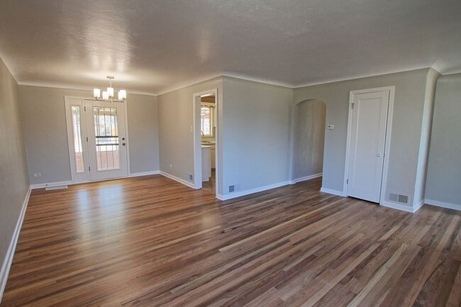 Foto del edificio - 2 bed 1 bath remodeled Denver home