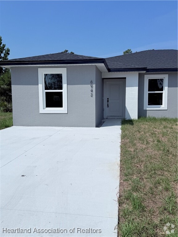 Building Photo - 6940 Dickinson Dr