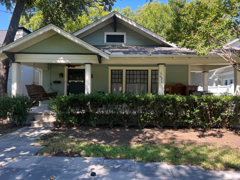 Primary Photo - 5825 Belmont Ave