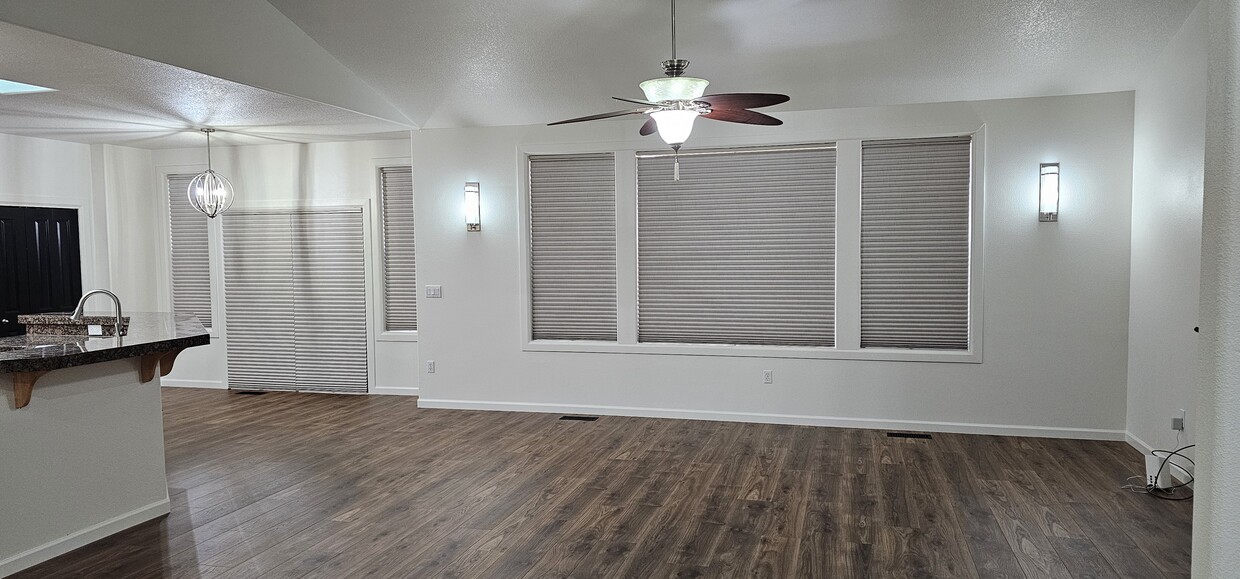 sala de estar - 9610 NE 102nd St