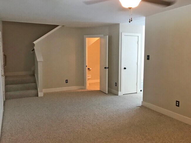 Foto del edificio - 26885 Kings Park Hollow Dr