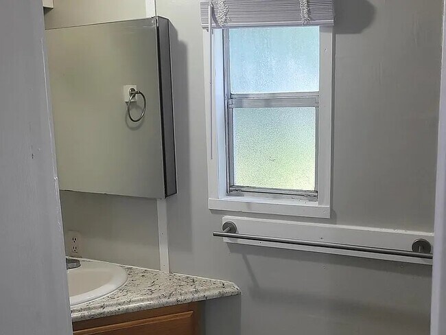 Foto del edificio - 7429 Layton Dr