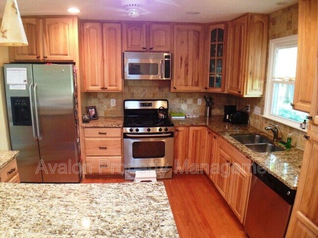 Foto del edificio - 2756 Deerwood Trail
