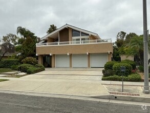 Building Photo - 1920 Alto Ln