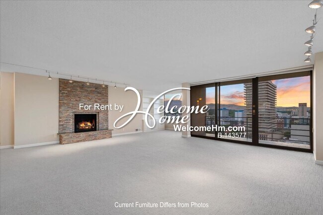 Foto del edificio - Furnished Park Tower Condo with views of t...