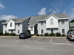 Building Photo - 129 W Victoria Ct