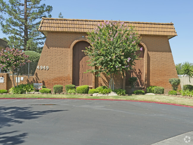 Building Photo - El Cortez Apartments