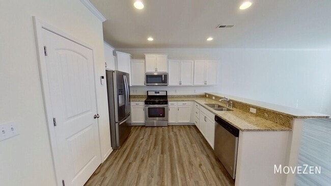 Building Photo - 1728 Shady Oaks Dr