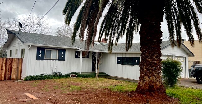 Building Photo - 2963 Regal Ave