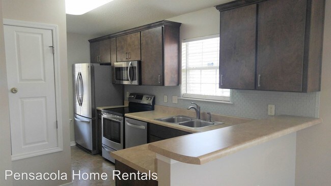 Foto del edificio - 8110 Heirloom Dr