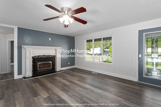 Building Photo - Charming Oregon City Home on 1/2 Acre - Fully Fenced Yard!