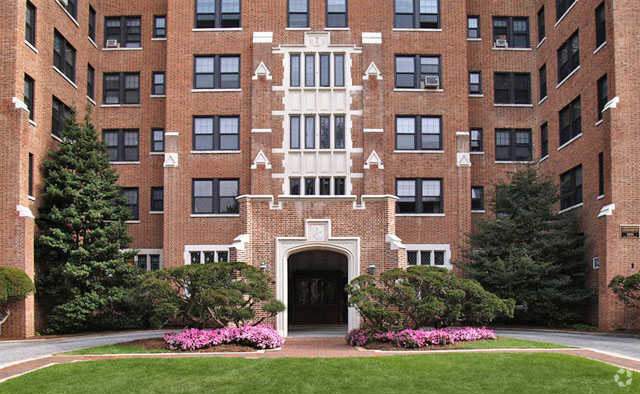 Primary Photo - Ambassador Apartments