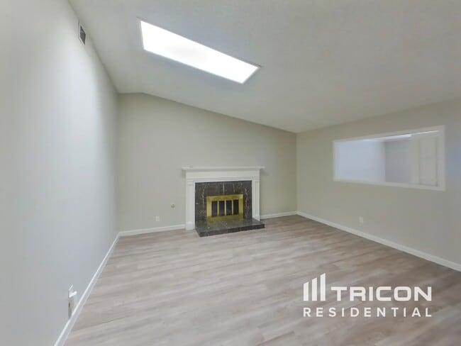Building Photo - 3959 Monja Cir