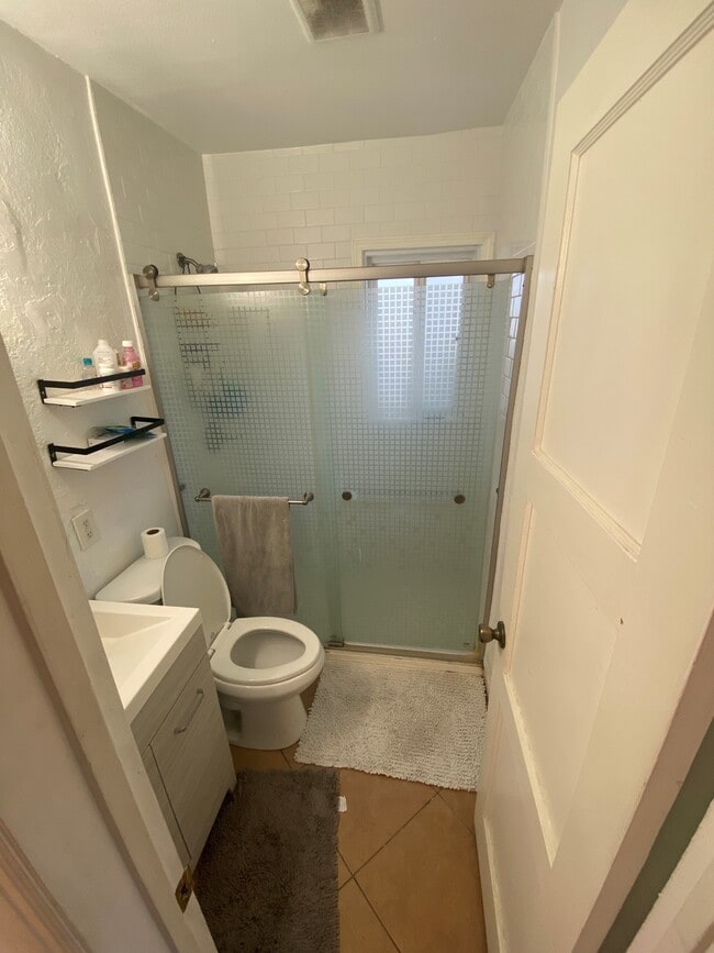 bathroom - 549 Brooks Ave