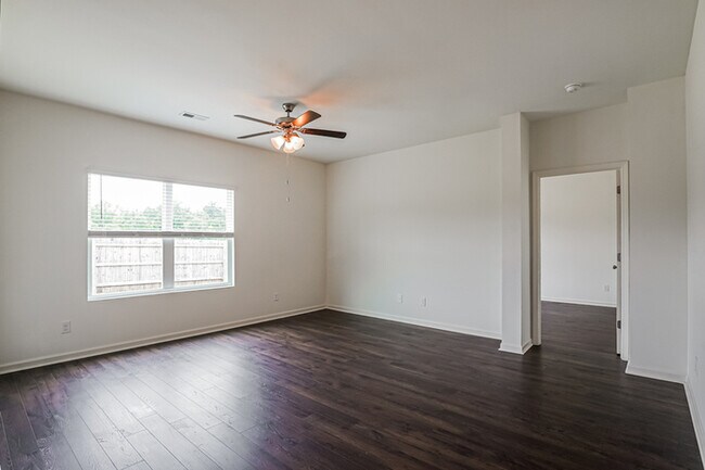 Foto del edificio - 5724 Timber Leaf Lp
