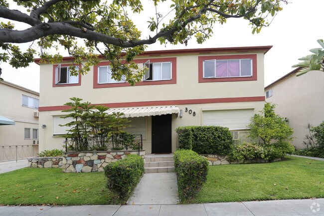 Building Photo - 308 S Doheny Dr