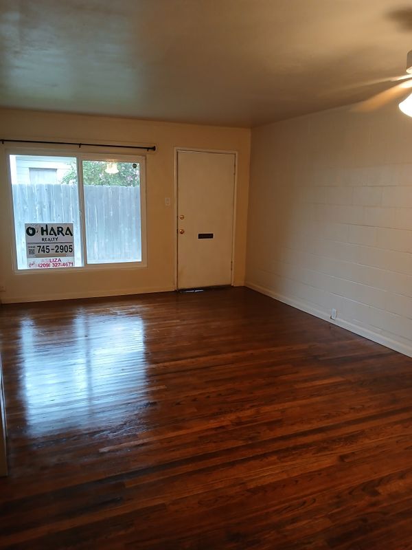 Building Photo - 416 Hilborn St