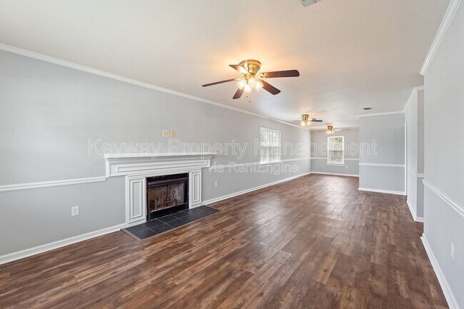 Foto del edificio - 3933 Miramar Dr Ext