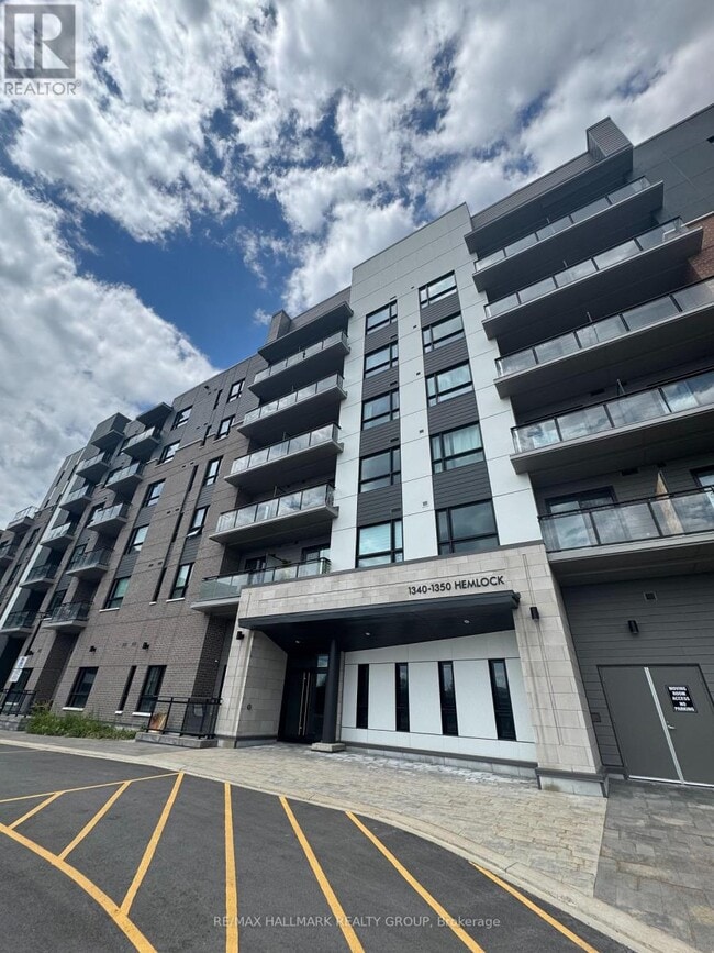 Building Photo - 1350 Hemlock Rd