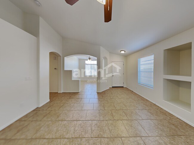 Foto del edificio - 15329 W Watson Lane