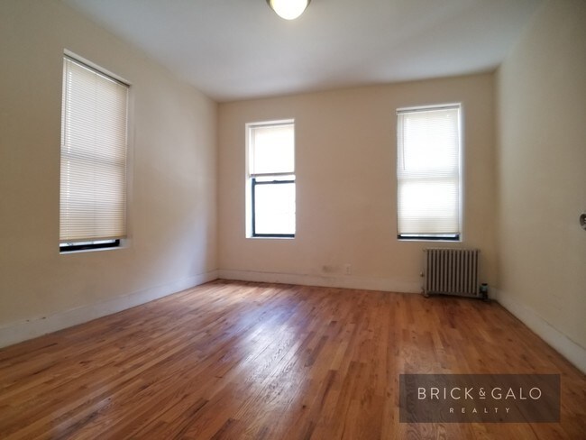 Building Photo - 2121 Beekman Pl