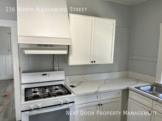 Building Photo - 236 N Alessandro St
