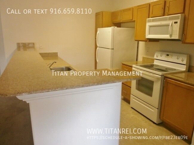 Foto del edificio - Natomas Two Bedroom Condo with Clubhouse &...