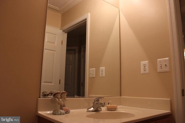 Building Photo - 14186 Hunters Run Way